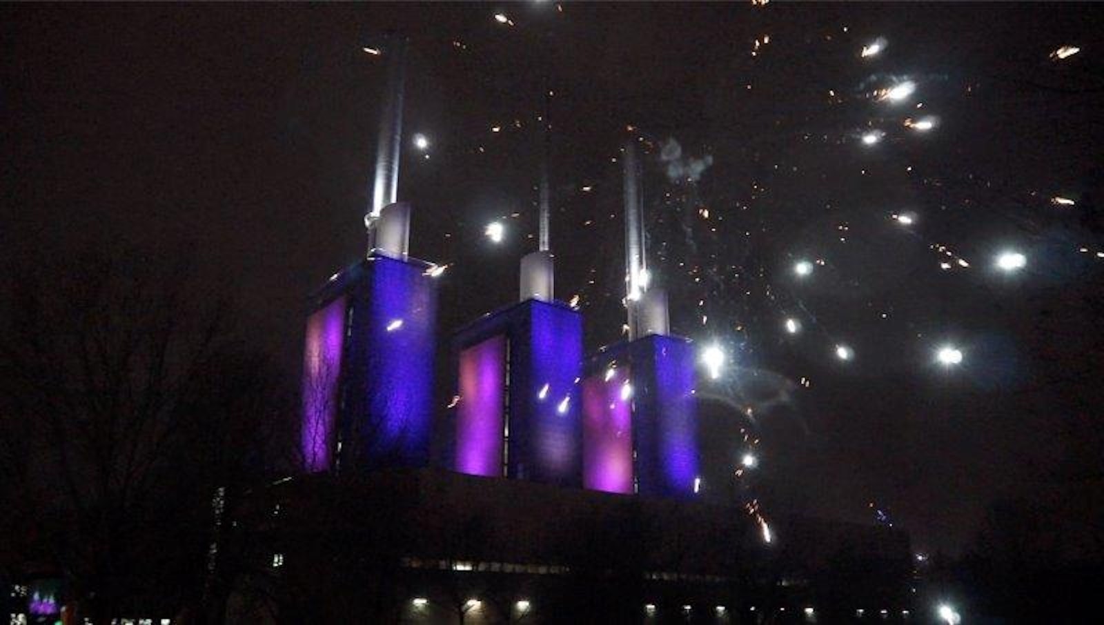 Bildschirmfoto 2019-01-01 um 01.11.12-klein Virtuelles Licht-Feuerwerk am HKW Linden