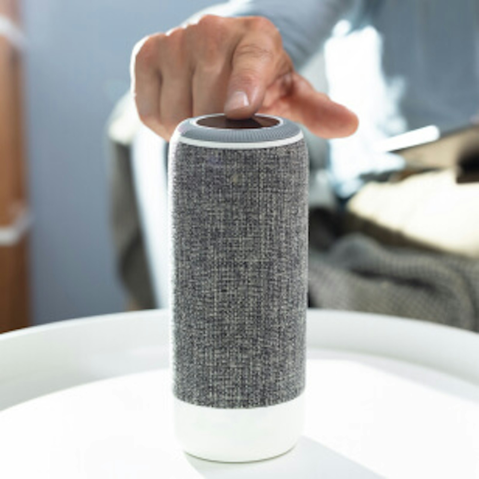 stromverbrauch-standby-smart-speaker.jpg Smarte Assistenten wie Amazon Echo, Google Home oder Alexa verbrauchen ebenfalls viel Strom im Standby-Betrieb. Das Bild zeigt einen Smart-Speaker.