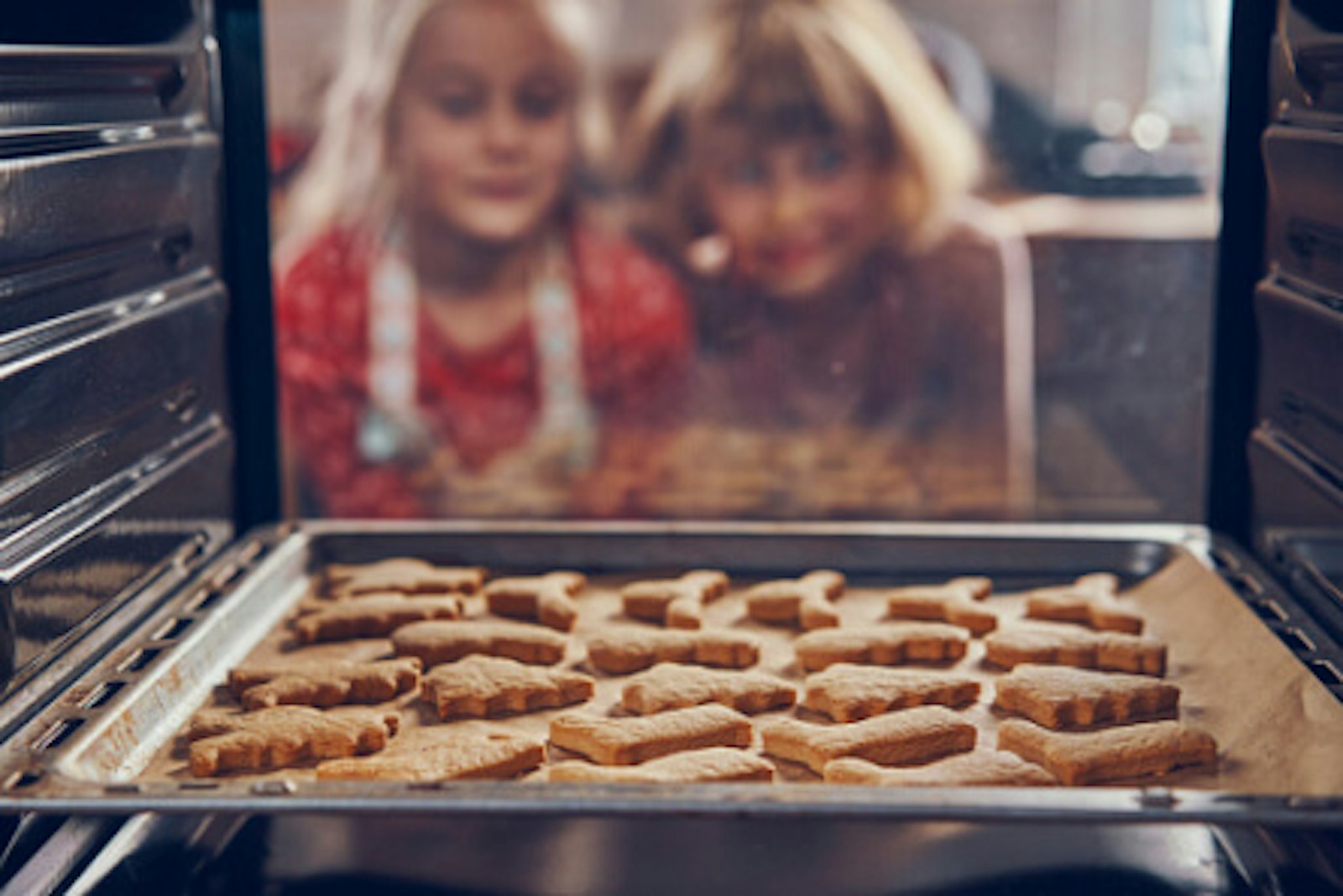 plaetzchen-energiesparen-in-der-weihnachtsbaeckerei Plätzchen im Ofen