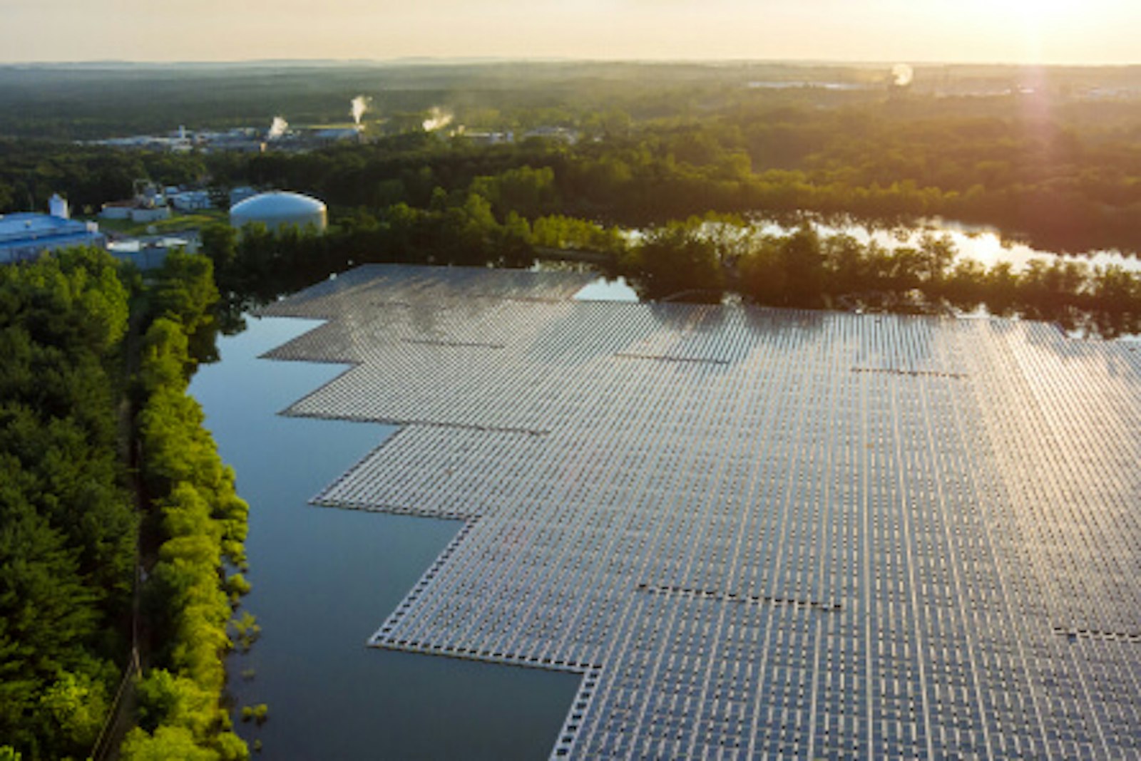 see-agri-floating-pv Eine schwimmende PV-Anlage, auch Floating-PV genannt.