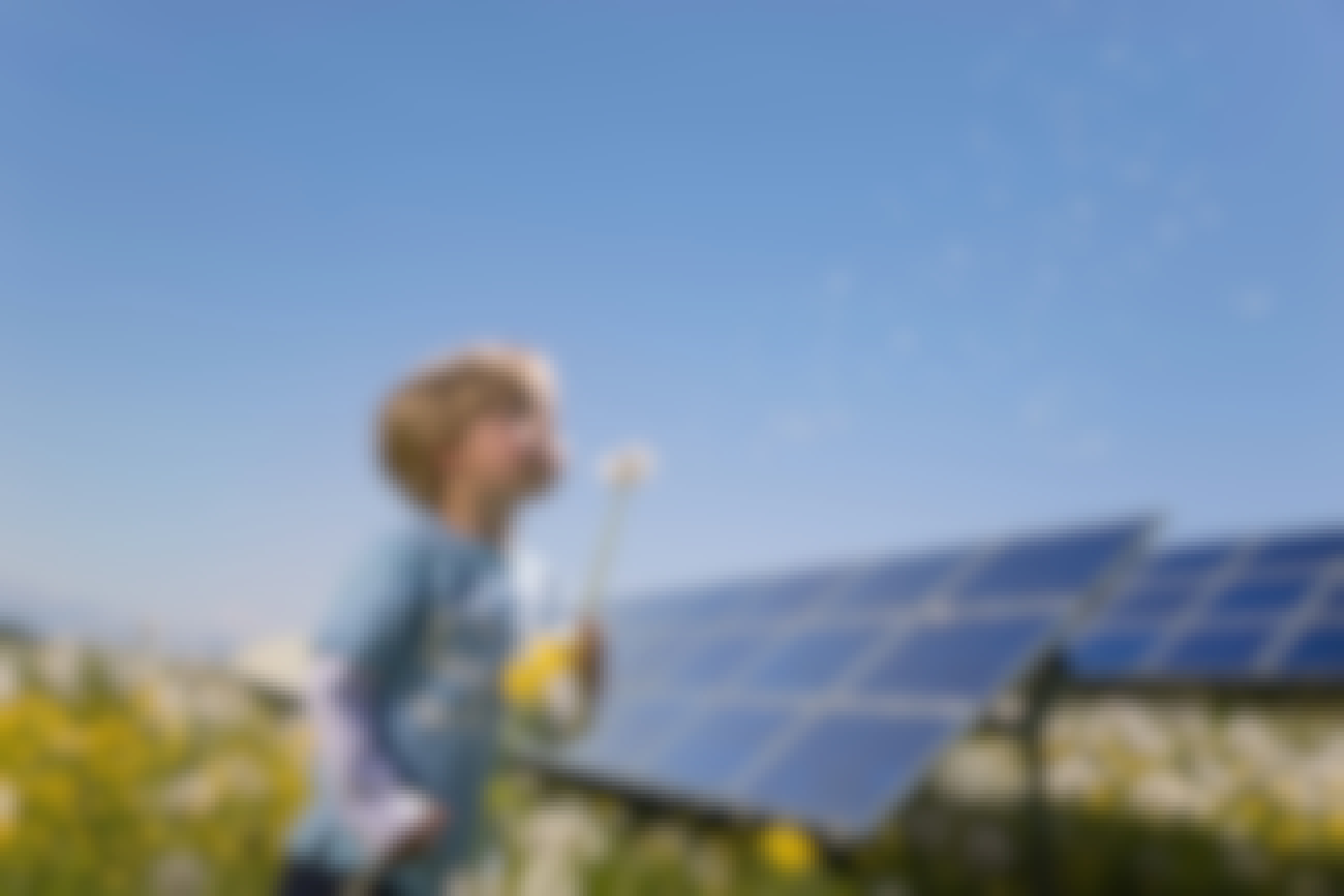 Kind im Freiflächen Photovoltaikpark | enercity Erneuerbare GmbH